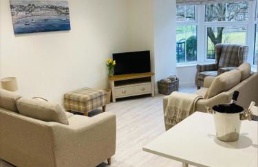 The Bluebell Porthmadog - Photo 1