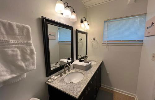 Bright & Comfy 5 star Location Large Deck Oasis - Foto 8