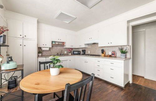 Spacious 4 bedroom home by Melrose and 10 minutes to Hollywood Walk of Fame - Foto 11