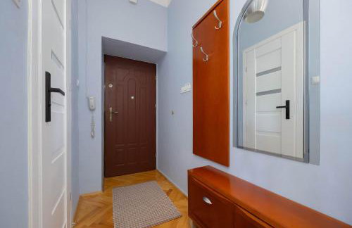 Atmospheric and Spacious Apartment in Warsaw for 3 People by Noclegi Renters - Foto 18