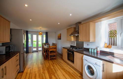 Augusta House - Andover - Photo 11