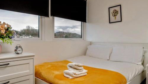 Two Bedroom by Brookland Stays Serviced Accommodation Short Lets Leeds with Free WiFi - Foto 3