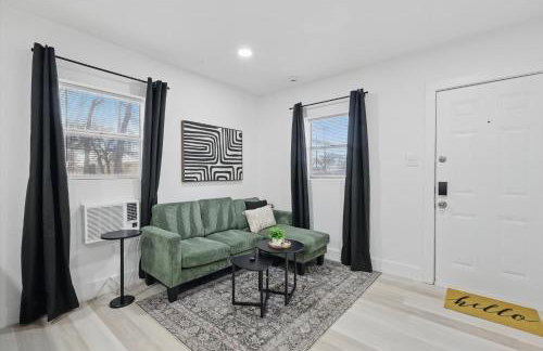 Modern 2BR Unit Hot Tub Outdoor Lounge - Foto 9