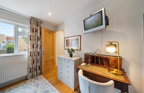 Cosy 3 BEDROOM Home with Garden, Ealing - Foto 16