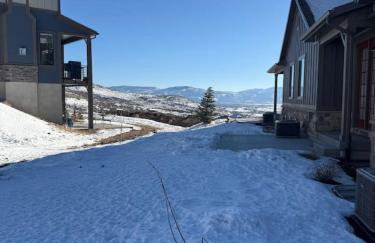 BRAND NEW Scenic Luxury Mountain Retreat - Foto 15