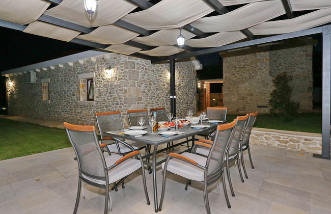 Villa in Prkos With Private Pool and Sea Nearby - Foto 27