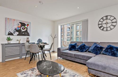 LUXURY AIRPORT SUITE, FREE Parking, FANTASTIC Location, Close To Airport, Train Station And Town Centre - Foto 15