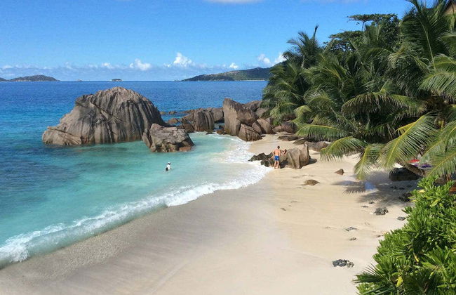 La Digue Day Trip - Photo 2