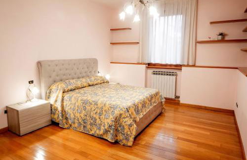 Lakeside Mansion With Pool - Foto 50