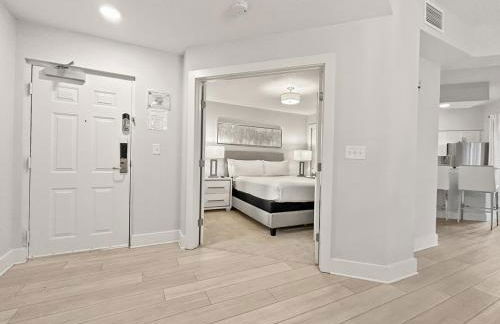 Family-Friendly 3-Bedroom Condo for 6 and 5 min to Disney - Photo 26