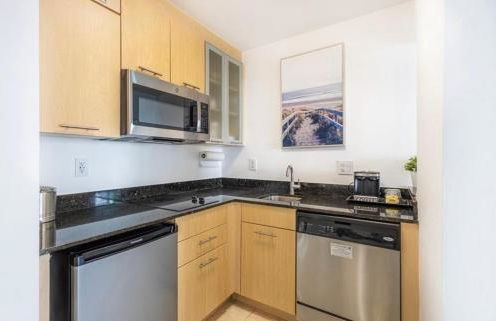 Modern Condo by the Beach, Water Taxi Stop, Prime Location! - Foto 5