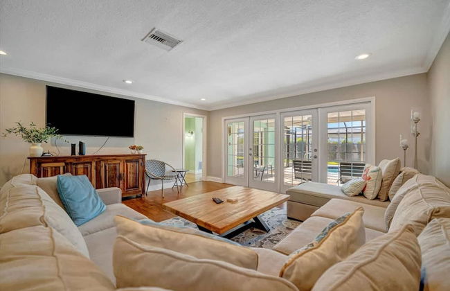 The Crown House 4b Pool Home 6 Mins to IR Beach - Photo 11