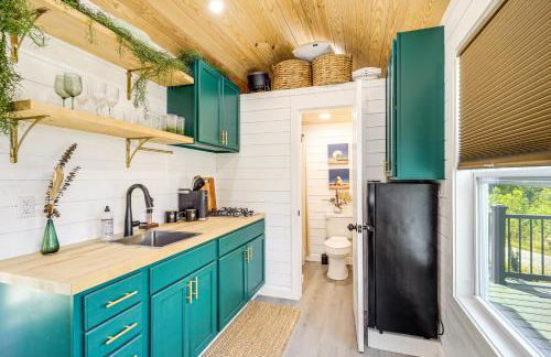 Secluded Lenoir Tiny Home with Private Hot Tub! - Foto 8