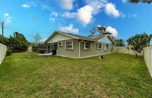 Poolside Oasis-5 miles from Venice Beach - Photo 15