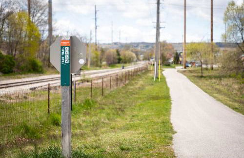 TC Sweet Pea - 2-Bedroom Condo Near Downtown TC! - Photo 21