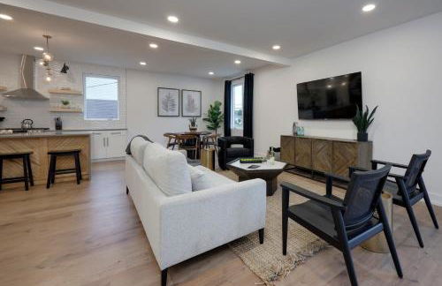 Skyline Luxury - Rooftop Deck- King Suites-Garage - Foto 22