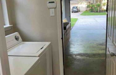 Lovely Woodlands home w/heated pool and spa! - Foto 51