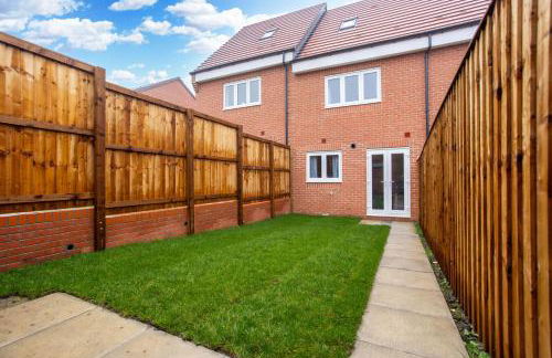 Willow by Alt-Stay - 3 Bed Home - Parking, WiFi & EV Plug - Contractors & Relocations - Weekly & Monthly Rates - Foto 37