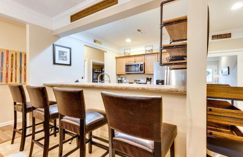 Relaxing Lincoln Condo with Fireplace and Shuttle - Foto 9