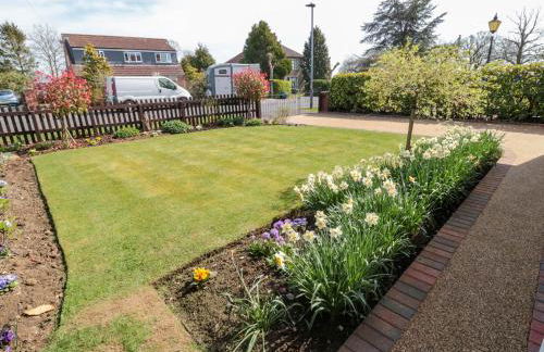 Field Cottage - Photo 24