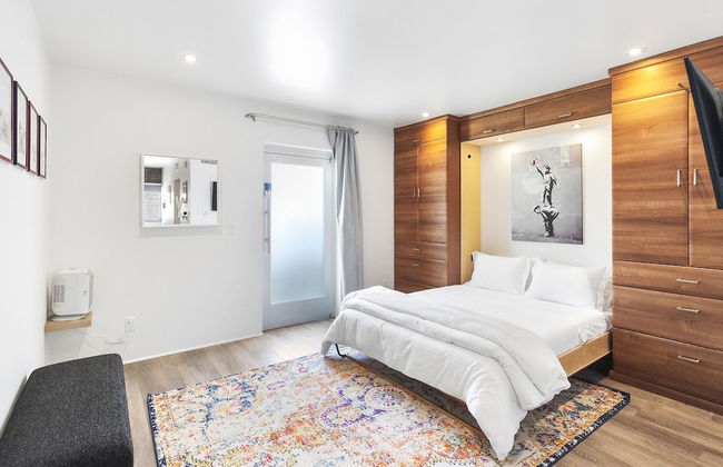 Modern Designer Studio with Pool - Foto 24