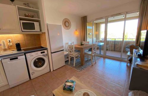 Beau 2 pièces, Magnifique vue mer et piscine - Photo 9