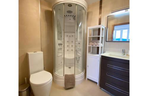 Modern flat and private attic close to beach - Foto 17