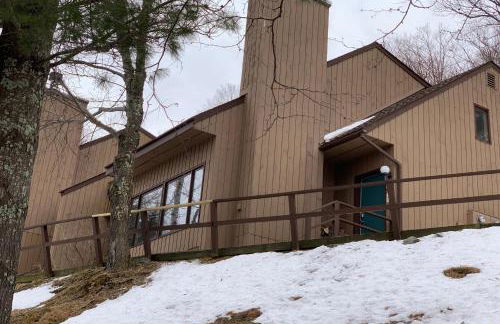 The Summit: 46 - Photo 1