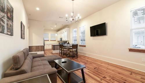 Hosteeva 3 BR Cottage Close to St Charles 5 m Ride to FQ - Foto 3