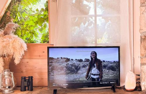 Clarity Cabin A-Frame Sanctuary w Hot Tub Fireplace Grill AC Hammock Chairs Fire Pit Pets OK - Foto 11