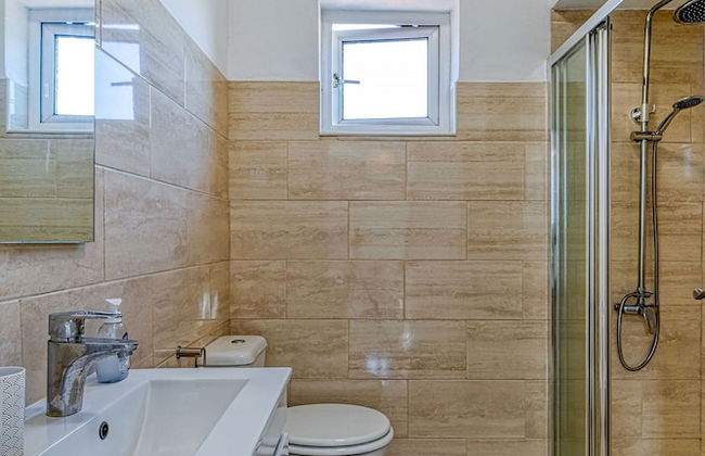 Serena Magnificent Four Bedroom Villa - Photo 12