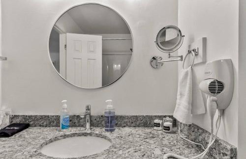 Day Dreamer minutes to Stadium with Fire pit and Parking - Foto 24