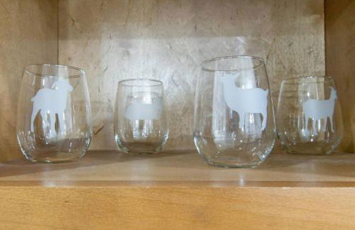 Vibrant Trendy Two Bedroom Home Near Marathon Village - Foto 24