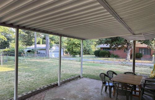 Comfy 3br/2ba steps away from Marian Day grounds - Foto 13