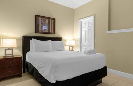 Book Your Summer Escape - TownHome by Disney! - Photo 26