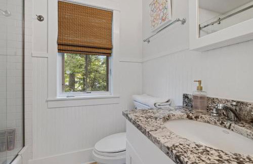 Bella and Dulce's Lakehouse by Juniper Holiday + Home - Foto 39