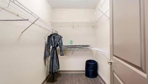 Skyline Serenity- Gym, Walk to Bars and Restaurants - Foto 2