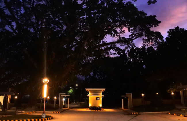 Aurora Villas and Cabin Resort - Photo 39