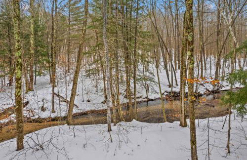 New, Spacious and charming, with a river view, conveniently located near skiing and golf - Foto 36