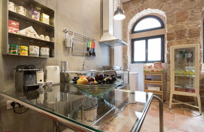 Best Location Jerusalem Stone Apartment - Photo 6