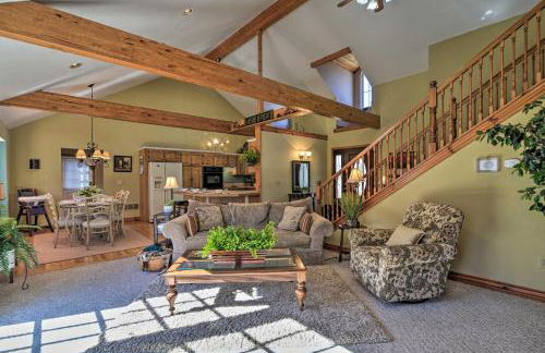 Private Family Home with Deck, Porch and Forest Views! - Foto 3