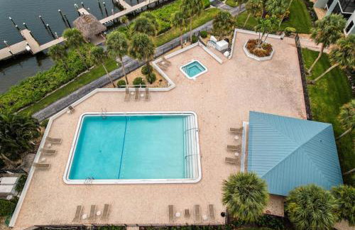 Retreat, Relax, & Repeat in Riverside - Foto 44