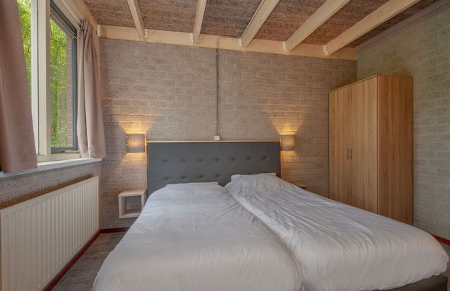 Restyled Bungalow with Dishwasher near Nature Reserve - Photo 3