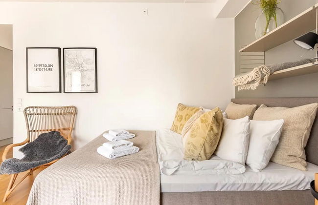 Luxury Business Studio Apartment - Garden View - Photo 3