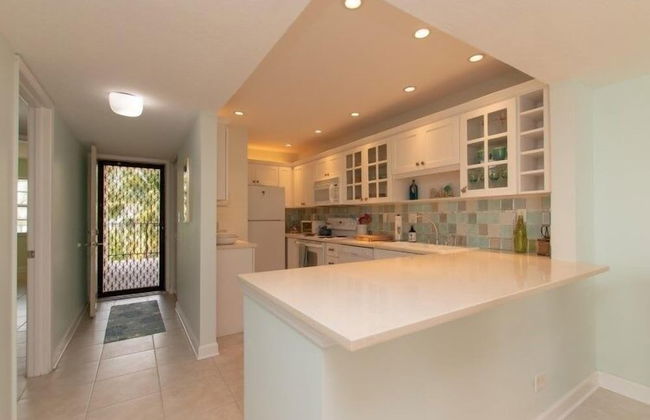 This Oceanfront Condo Is Absolutely Beautiful. 2 Bedroom Condo by RedAwning - Foto 5