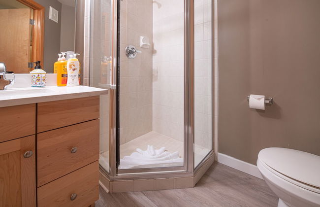 Mountain View 2 Bedroom Condo-Top Floor - Photo 15