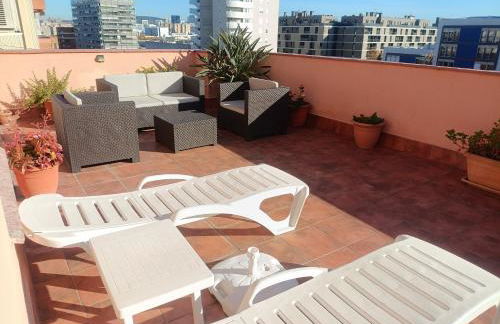 Cozy and sunny penthouse Fira BCN - Photo 5