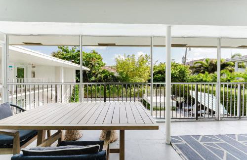 Aureum Stay Beachside Two Bedroom with Pool near Boca Beach - Foto 35