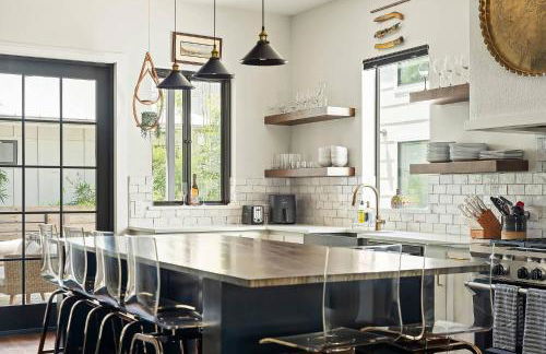 Modern Home with Casita - Balcony & Mins to DT ATX - Foto 12