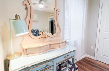 The Refuge on 5th - Pets , Patio & Firepit - Photo 29